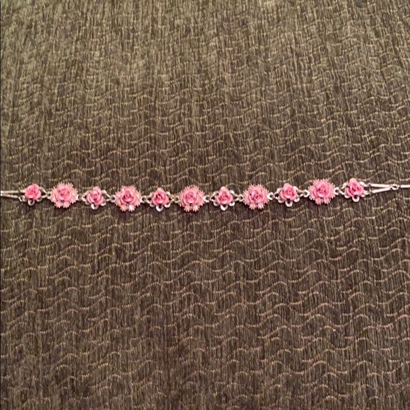 Rose necklace, 17 1/2 inch adjustable necklace - Picture 4 of 6